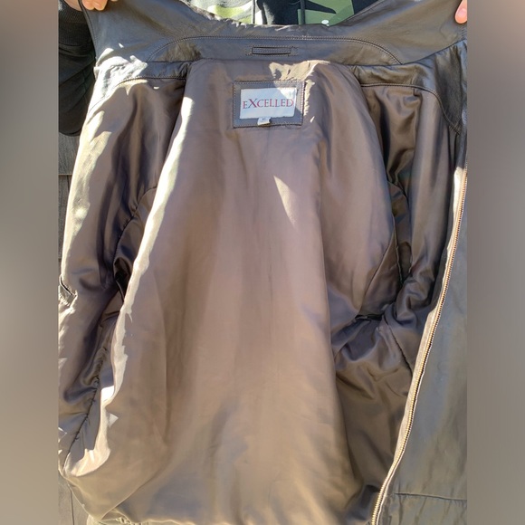 Men’s Leather Jacket - Picture 5 of 8